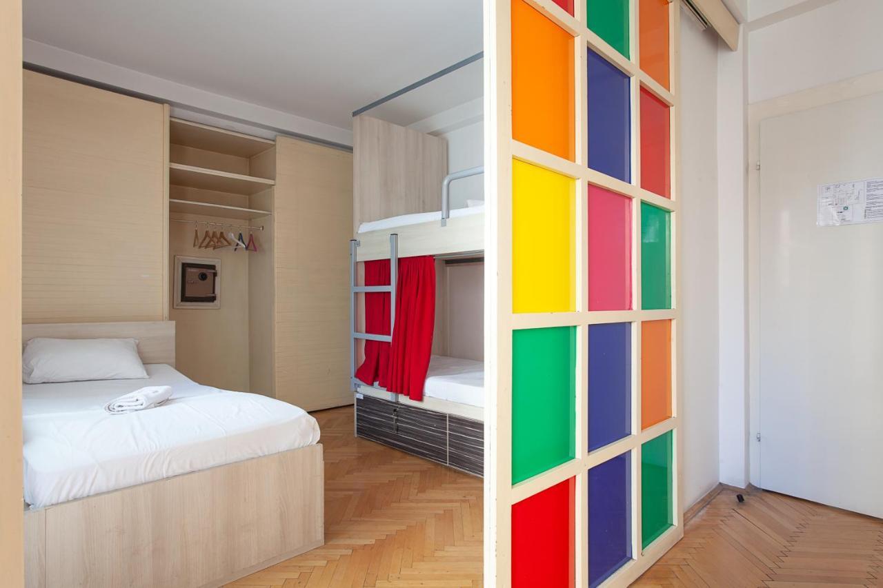 Urban Hostel & Apartments Skopje Bagian luar foto